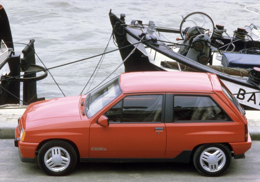  Opel Corsa GSi (A) 1988 года  (фото 9 из 21)